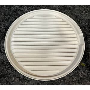 Bake & Bacon Sheet - Round Microwave and Conventional Oven Tray - Nordic Ware